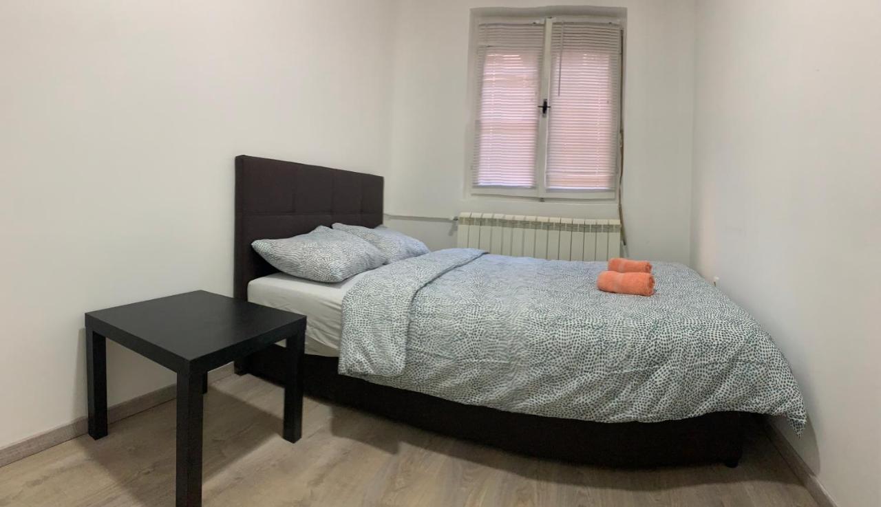 Private Rooms Belgrade Hostel Belgrado Exterior foto