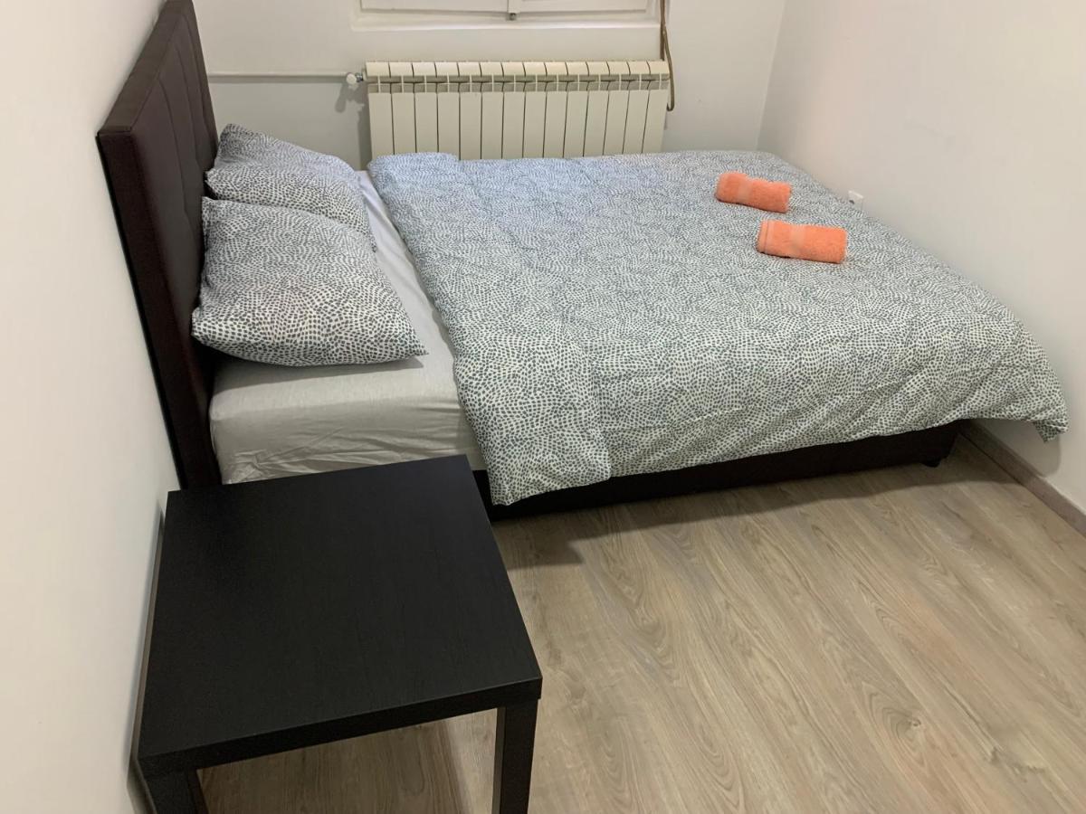 Private Rooms Belgrade Hostel Belgrado Exterior foto